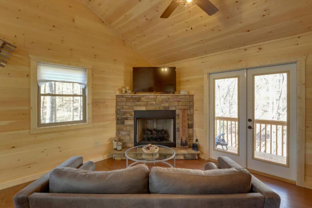 New Serene, Fun & Comfy Cabin- Covered Deck, Grill, Arcade Murphy Bagian luar foto