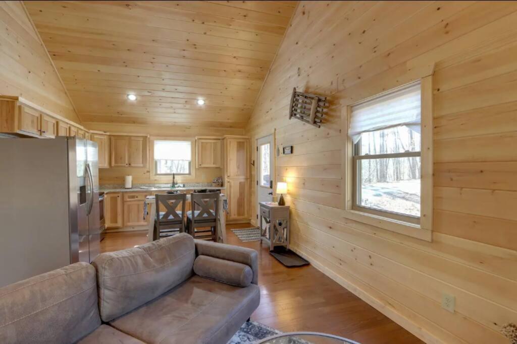 New Serene, Fun & Comfy Cabin- Covered Deck, Grill, Arcade Murphy Bagian luar foto