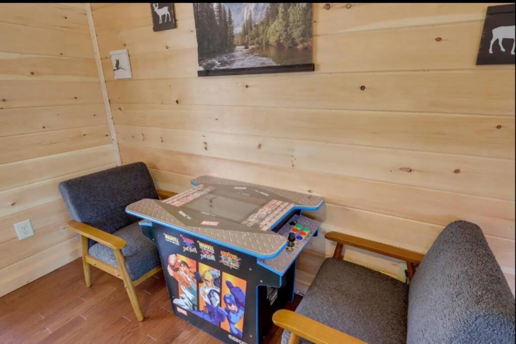 New Serene, Fun & Comfy Cabin- Covered Deck, Grill, Arcade Murphy Bagian luar foto