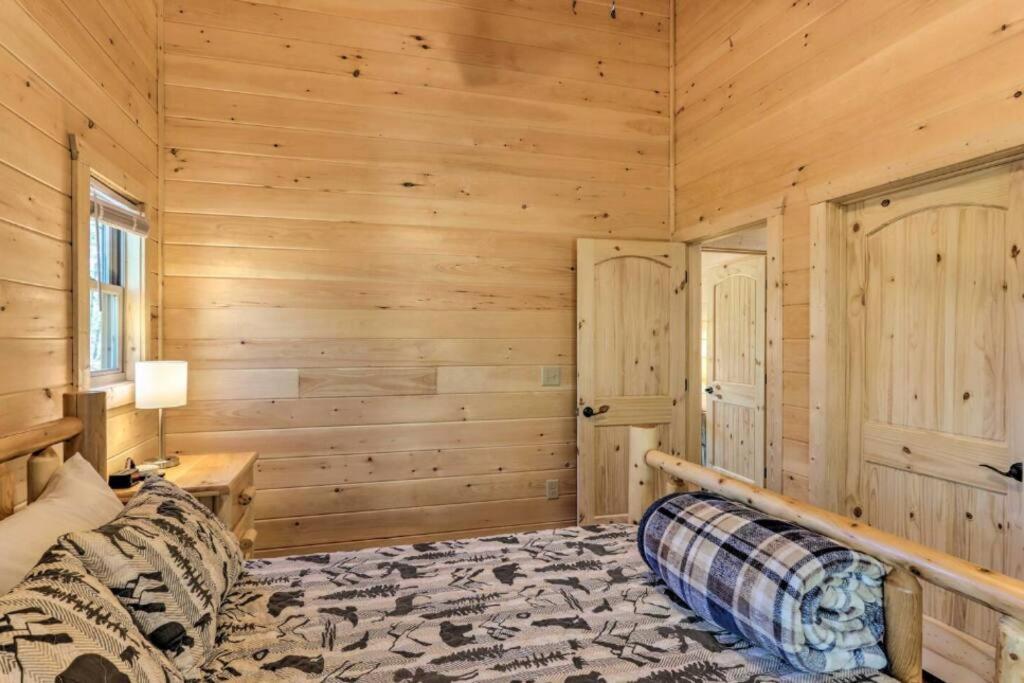 New Serene, Fun & Comfy Cabin- Covered Deck, Grill, Arcade Murphy Bagian luar foto