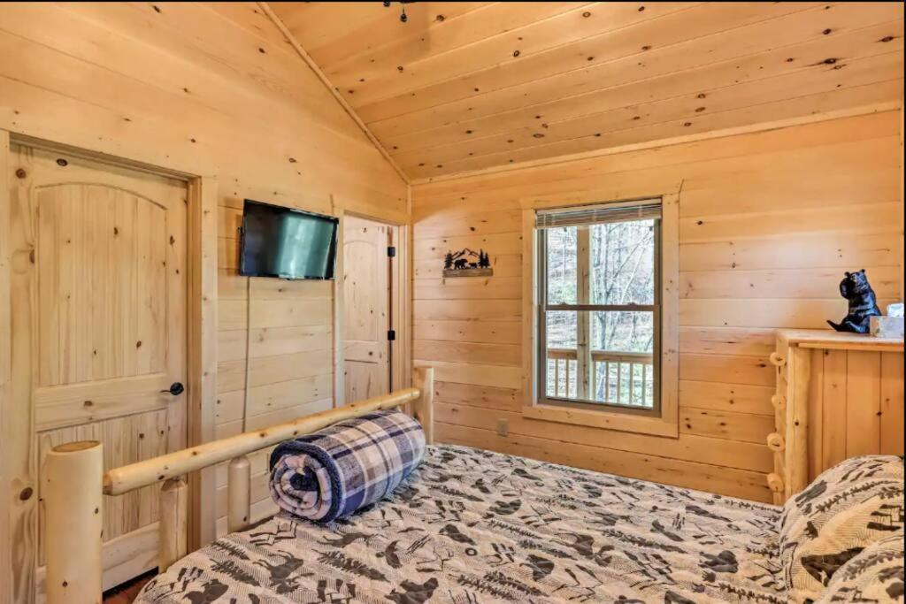 New Serene, Fun & Comfy Cabin- Covered Deck, Grill, Arcade Murphy Bagian luar foto